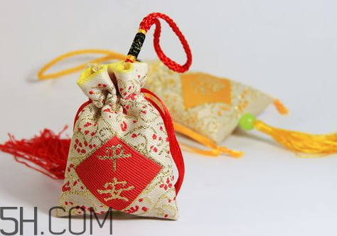 2018sk2新年福袋限量套裝多少錢？有什么？