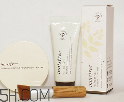 悅詩(shī)風(fēng)吟隔離霜哪款適合黃皮？悅詩(shī)風(fēng)吟隔離霜色號(hào)推薦