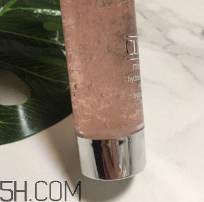 倩碧水磁場凝露適合油皮嗎？適合夏天嗎？