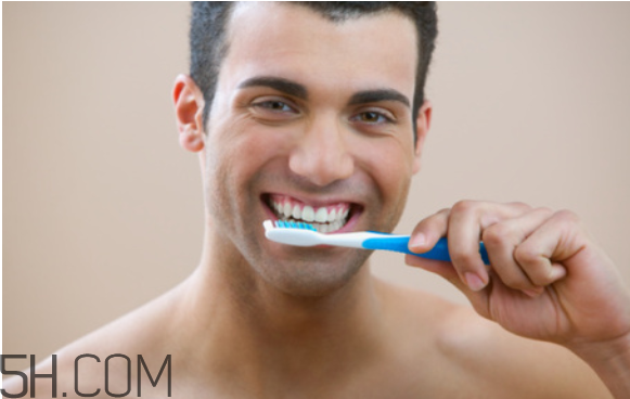 牙結(jié)石的治療與防護(hù) 牙結(jié)石的危害 牙結(jié)石的治療與防護(hù) 牙結(jié)石的危害