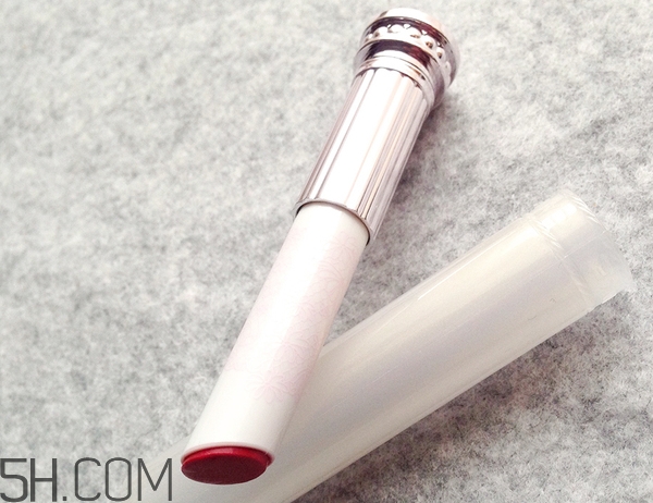 適合學(xué)生用的口紅顏色推薦 選擇口紅顏色的因素 適合學(xué)生用的口紅顏色推薦 選擇口紅顏色的因素