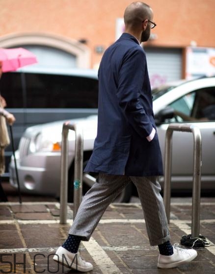 男士九分褲配什么襪子好看？男士九分褲搭配襪子圖片