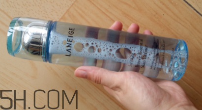 蘭芝水衡精華水油不油？適合油皮嗎？