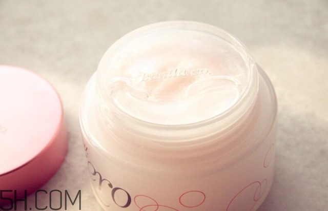 用卸妝膏后多久用洗面奶？卸妝膏的使用注意事項(xiàng)