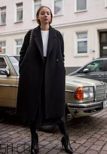 黑色長(zhǎng)款大衣搭配圖片 四種經(jīng)典配色指南 黑色長(zhǎng)款大衣搭配圖片 四種經(jīng)典配色指南