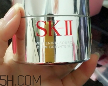 雅頓和sk2哪個(gè)好用？伊麗莎白雅頓和skii對比