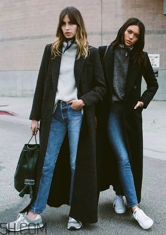黑色長(zhǎng)款大衣搭配圖片 四種經(jīng)典配色指南 黑色長(zhǎng)款大衣搭配圖片 四種經(jīng)典配色指南