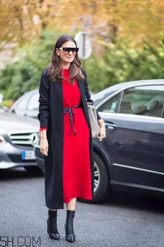 黑色長(zhǎng)款大衣搭配圖片 四種經(jīng)典配色指南 黑色長(zhǎng)款大衣搭配圖片 四種經(jīng)典配色指南