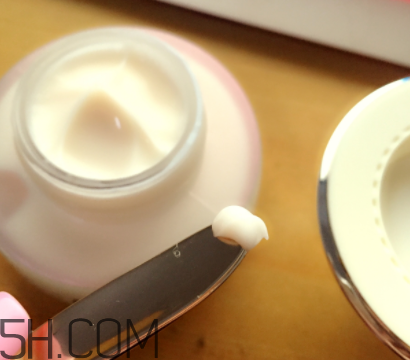 su:m37度呼吸面霜什么功效？適合什么年齡？