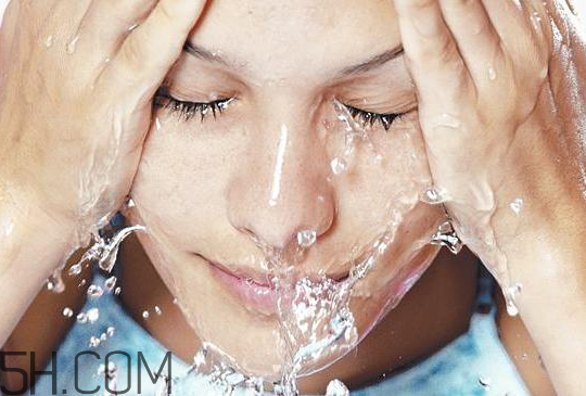 肥皂洗臉有什么好處？硫磺肥皂可以洗臉嗎？