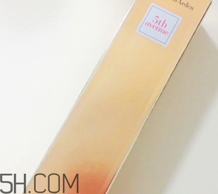 雅頓第五大道香水適合年齡 第五大道香水和綠茶香水哪個(gè)好聞 雅頓第五大道香水適合年齡 第五大道香水和綠茶香水哪個(gè)好聞