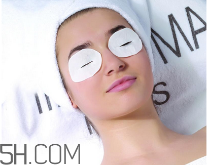 化妝棉和卸妝棉哪個好用？適宜油性皮膚的卸妝產(chǎn)品推薦