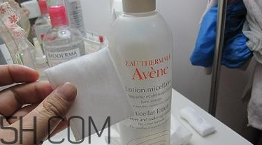 紋眼線后化妝了怎么卸妝？化妝棉和卸妝棉用法