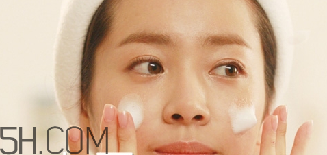 敏感肌膚用什么卸妝產(chǎn)品？臉上有紅血絲用什么卸妝？