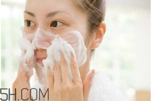 肥皂洗臉有什么好處？硫磺肥皂可以洗臉嗎？