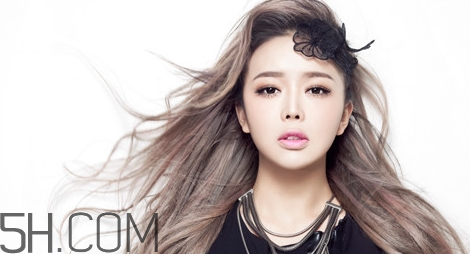 敏感肌膚用什么卸妝產(chǎn)品？臉上有紅血絲用什么卸妝？