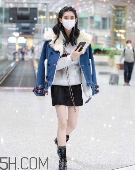 羊羔絨牛仔外套怎么搭配？羊羔絨牛仔外套搭配女