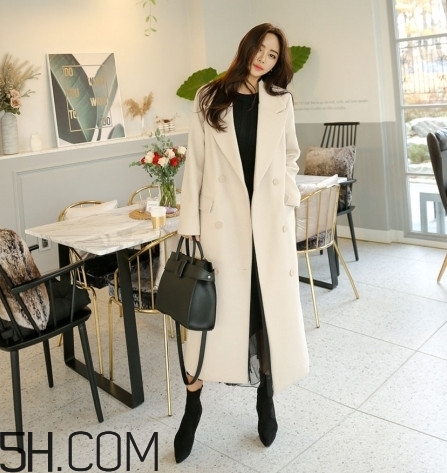最有氣質的白色大衣搭配圖片 最有氣質的白色大衣搭配圖片