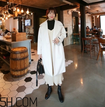 最有氣質的白色大衣搭配圖片 最有氣質的白色大衣搭配圖片