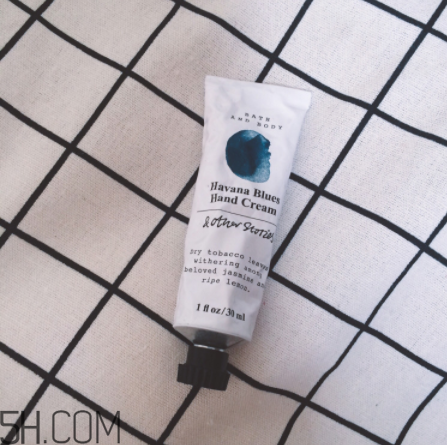 兩款超級(jí)好聞?dòng)趾糜玫淖o(hù)手霜推薦 cath kidston護(hù)手霜好用嗎 兩款超級(jí)好聞?dòng)趾糜玫淖o(hù)手霜推薦 cath kidston護(hù)手霜好用嗎