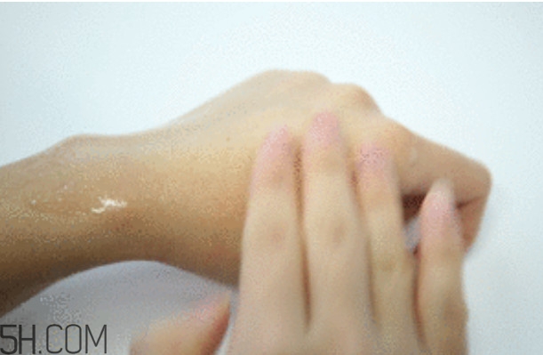 臉部角質(zhì)層變厚是什么原因 去角質(zhì)常見(jiàn)問(wèn)題解答 臉部角質(zhì)層變厚是什么原因 去角質(zhì)常見(jiàn)問(wèn)題解答