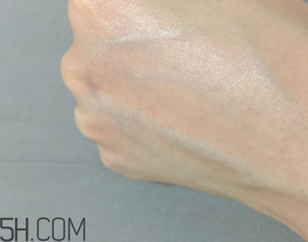 雅頓銀級(jí)眼霜怎么樣？伊麗莎白雅頓銀級(jí)眼霜多少錢