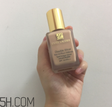 雅詩蘭黛持妝粉底液66號(hào)適合黃皮嗎？真人試色