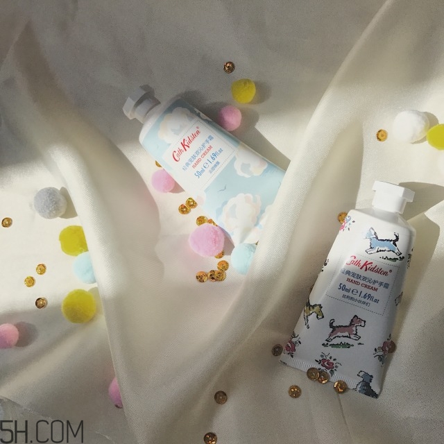 兩款超級(jí)好聞?dòng)趾糜玫淖o(hù)手霜推薦 cath kidston護(hù)手霜好用嗎 兩款超級(jí)好聞?dòng)趾糜玫淖o(hù)手霜推薦 cath kidston護(hù)手霜好用嗎