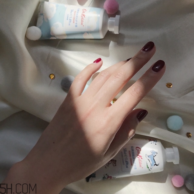 兩款超級(jí)好聞?dòng)趾糜玫淖o(hù)手霜推薦 cath kidston護(hù)手霜好用嗎 兩款超級(jí)好聞?dòng)趾糜玫淖o(hù)手霜推薦 cath kidston護(hù)手霜好用嗎