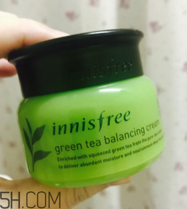 悅詩(shī)風(fēng)吟綠茶面霜好用嗎？悅詩(shī)風(fēng)吟綠茶面霜測(cè)評(píng)