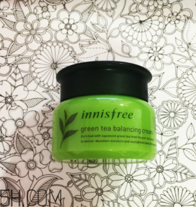 悅詩(shī)風(fēng)吟綠茶面霜好用嗎？悅詩(shī)風(fēng)吟綠茶面霜測(cè)評(píng)