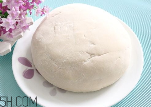 糯米粉揉不成團(tuán)怎么辦 糯米粉怎么揉成團(tuán) 糯米粉揉不成團(tuán)怎么辦 糯米粉怎么揉成團(tuán)