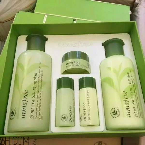 悅詩風(fēng)吟哪個(gè)系列適合干性肌膚？冬天用乳液還是霜？