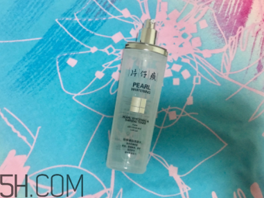 片仔癀珍珠亮膚水適合敏感皮嗎？有刺激嗎？