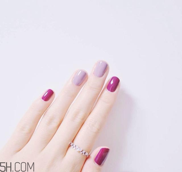 2018冬天涂什么顏色的指甲油好看？美甲小知識(shí)