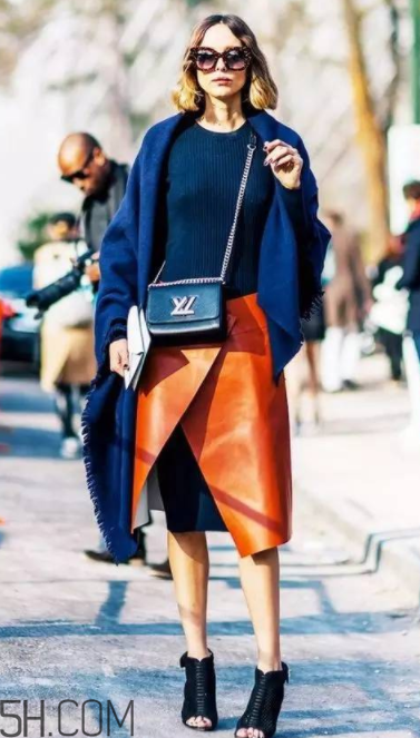 橘色衣服怎么搭配？橘色衣服搭配指南