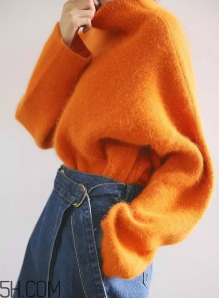 橘色衣服怎么搭配？橘色衣服搭配指南