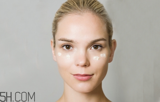 眼霜分幾種？眼霜和眼部精華一樣嗎？