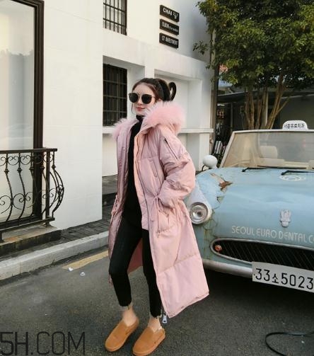 粉色羽絨服配什么鞋子？粉色羽絨服搭配鞋子圖片