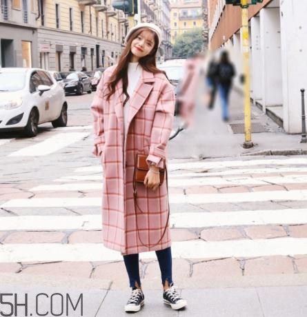 粉色大衣搭配什么鞋子？粉色大衣搭配鞋子圖片