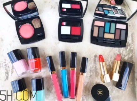 香奈兒2018年9色眼影盤色號 香奈兒九色眼影盤試色 香奈兒2018年9色眼影盤色號 香奈兒九色眼影盤試色