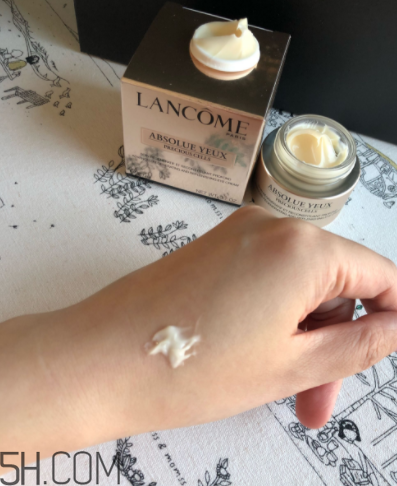 蘭蔻菁純眼霜與小黑瓶眼霜有什么區(qū)別？哪個好用？