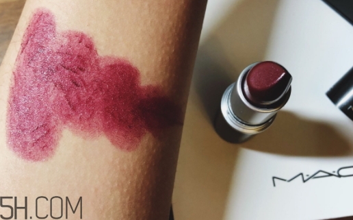 mac口紅和阿瑪尼口紅哪個好？mac魅可和阿瑪尼哪個好？