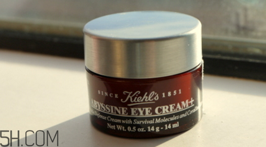 去皺眼霜哪個牌子好？眼霜和眼部精華液的用法順序