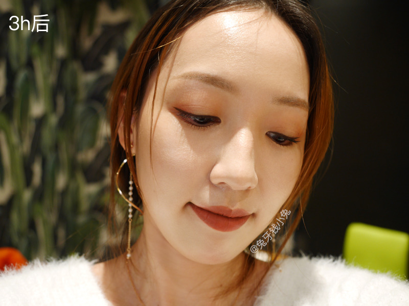 雅詩蘭黛白金粉底液色號試色與評測 雅詩蘭黛白金粉底液色號試色與評測