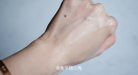 雅詩蘭黛白金粉底液色號試色與評測 雅詩蘭黛白金粉底液色號試色與評測