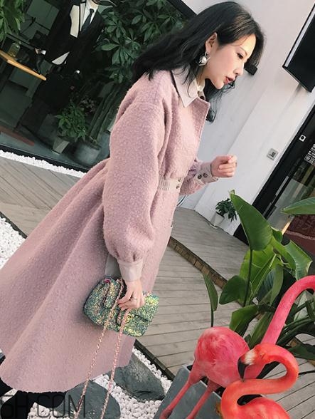 粉色大衣配什么顏色包包？粉色大衣搭配什么包？