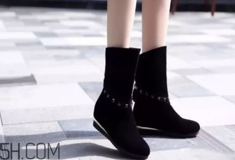 黑絨面的鞋子臟了怎么辦？黑絨鞋子怎么保養(yǎng)？