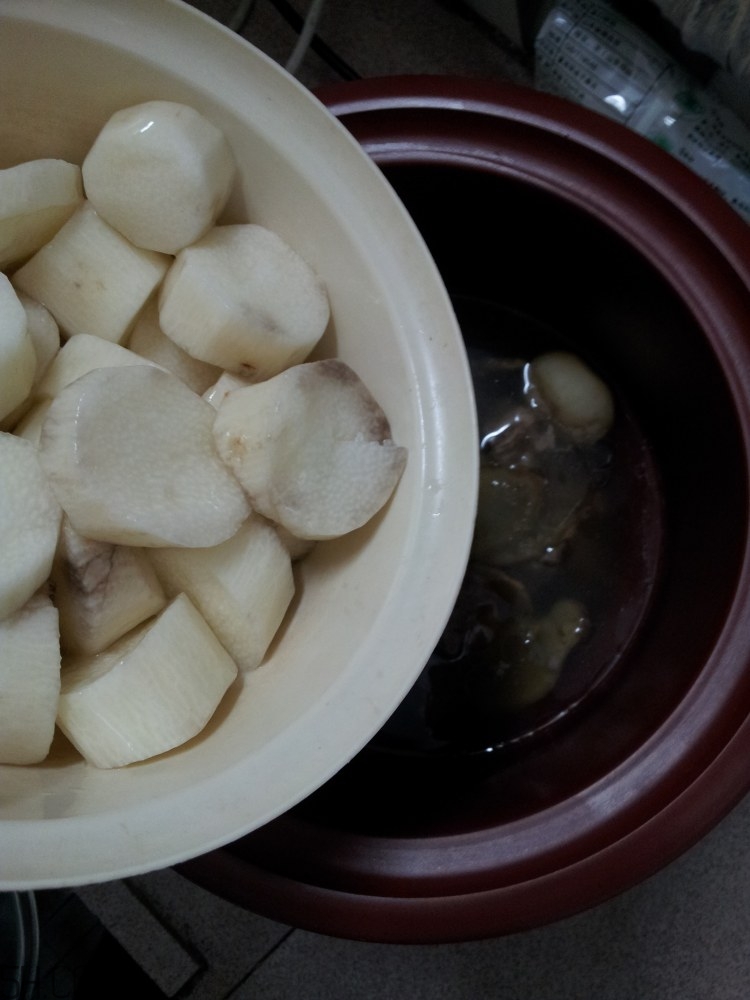 馬蹄和山藥能一起煲湯嗎？山藥和馬蹄能一起吃嗎？