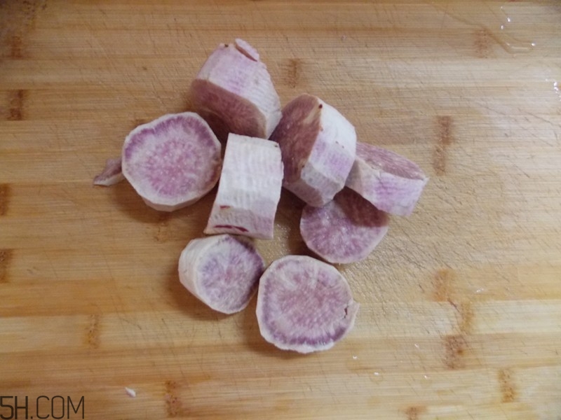 紅豆薏米能和玉米一起煮嗎？紅豆薏米加玉米有什么好處？